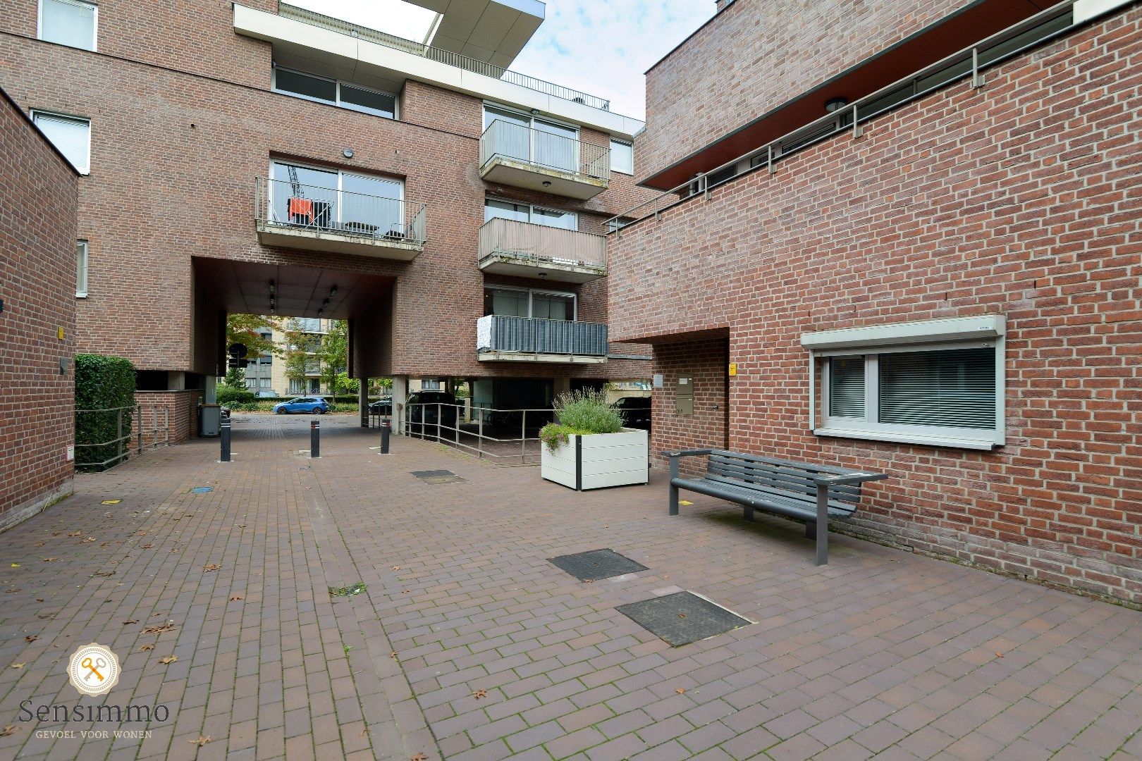 Gelijkvloers éénslaapkamerappartement met terras en parking foto 20