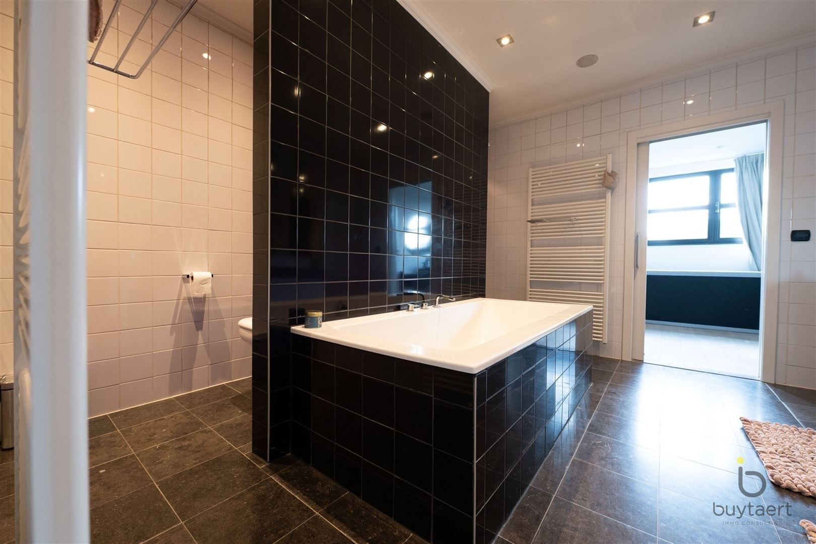 Véél ruimte, terras én tuin: lichtrijk 3 slaapkamer - triplex appartement in hartje Schilde! foto 33