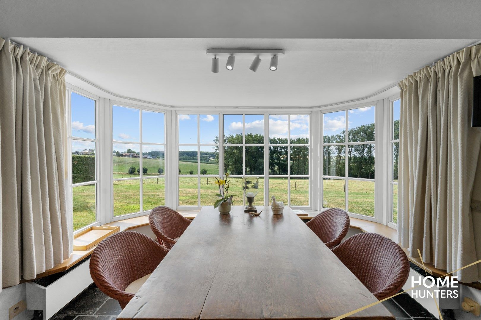 Exclusieve villa met gastenverblijf en panoramische zichten foto 6