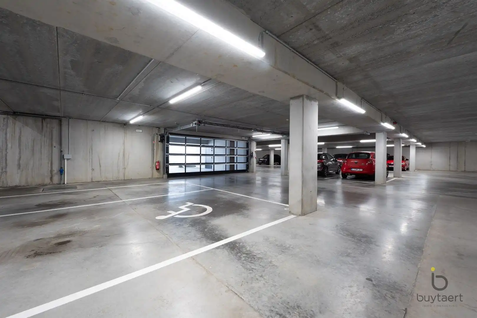 WONEN IN STIJL: een knap 2-slaapkamer appartement op de 3de verdieping met terras te Deurne-Zuid! foto 31