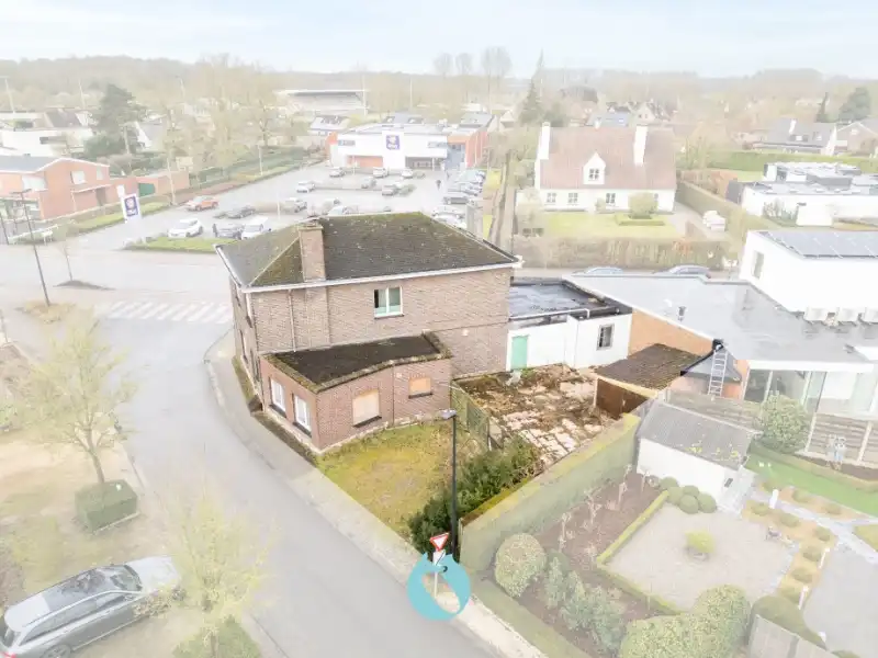 Commercieel pand met woonfunctie te Lievegem centrum. foto 6