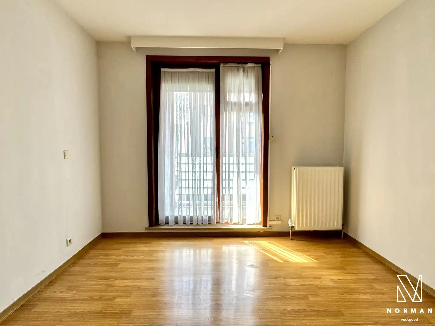 Lichtrijk en energiezuinig appartement met 2 slaapkamers, terras en garage te koop in centrum Kuurne! foto 16