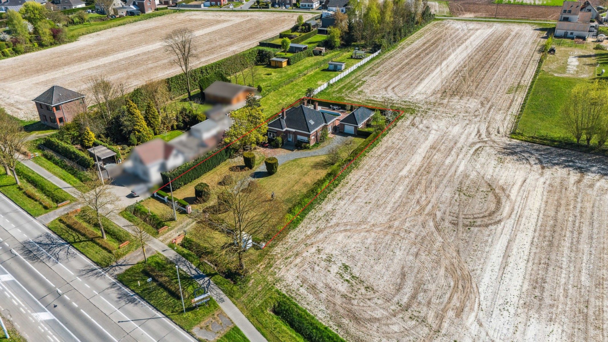 Ruime villa met 5 slaapkamers en zwembad foto 6