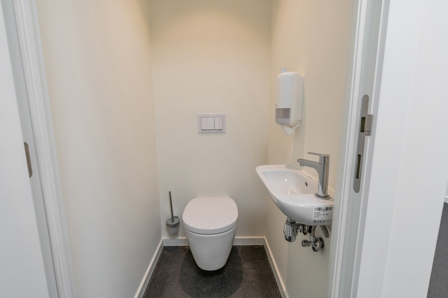 Instapklare kantoorruimte te huur in Radisson Toren foto 20