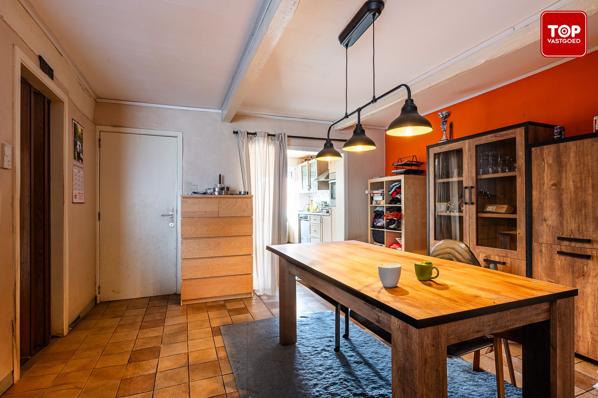 Woning met 3 slaapkamers en garage met aparte toegang.  foto 6