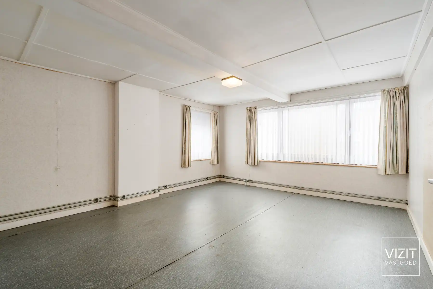 Halfopen woning met tuin en garage foto 22