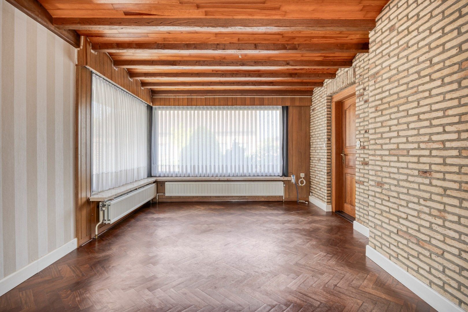 Te renoveren woning met 4 ruime slpks en praktijkruimte op 493 m² te St.-Jozef-Olen ! foto 7