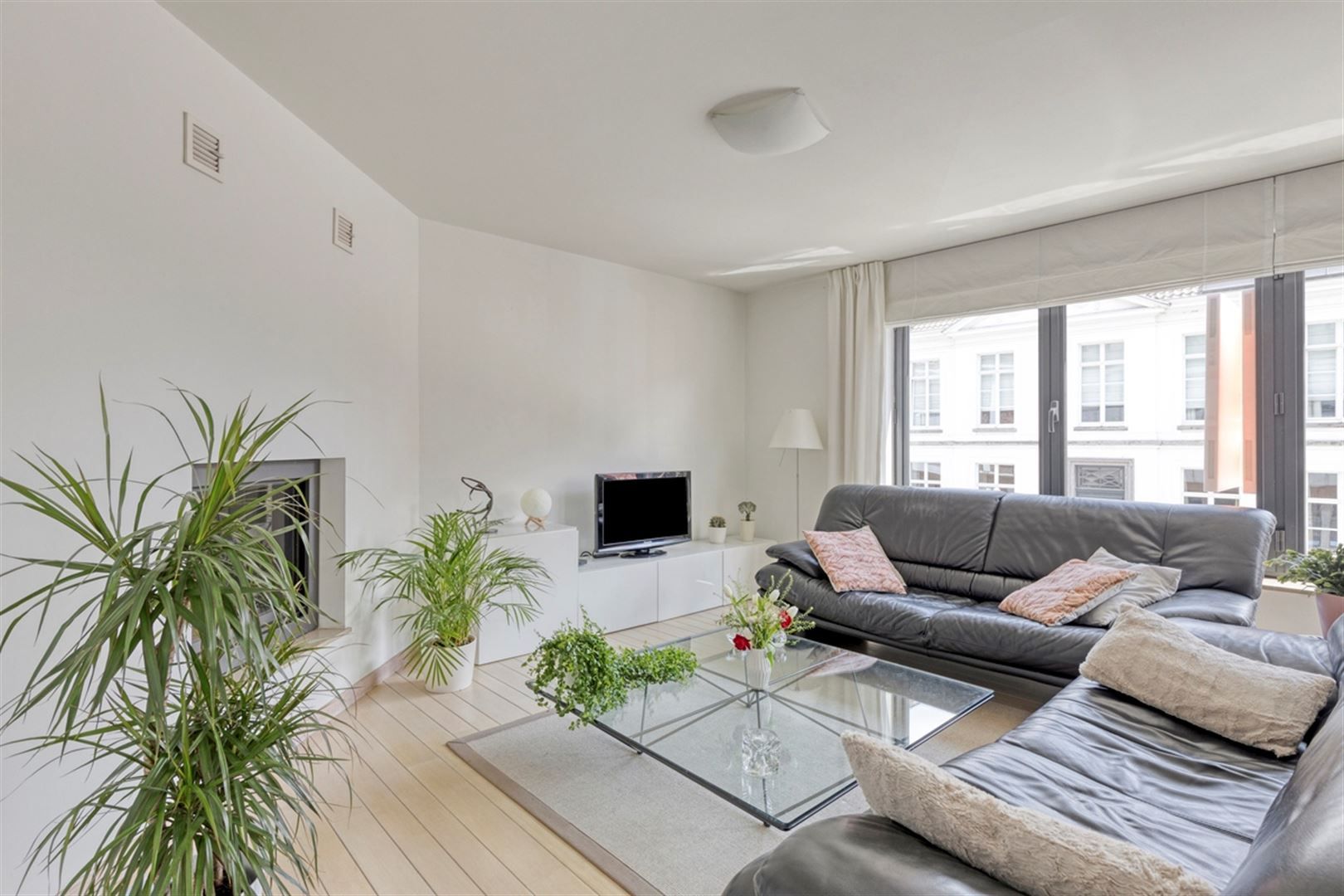 Gunstig gelegen appartement van ong 100 m2 met garage foto 4
