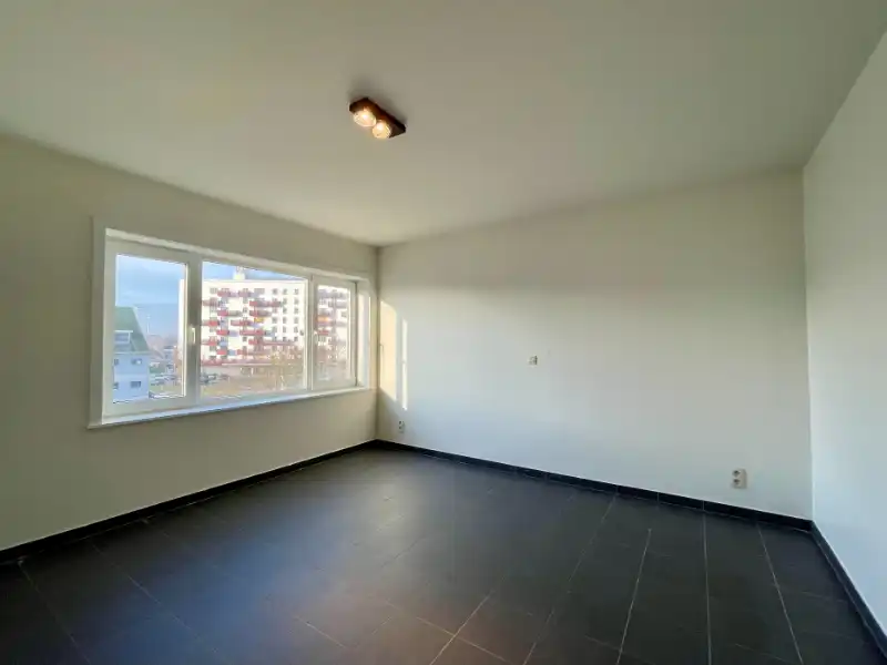 Instapklaar 1-slaapkamerappartement met zicht op het Groenplein – Zelzate foto 10