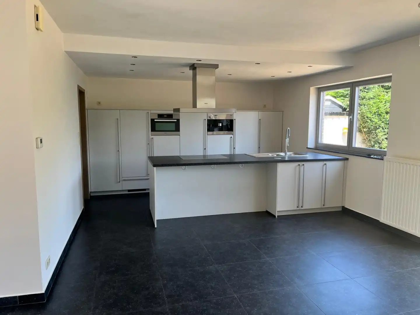 TE HUUR - Op zoek naar een instapklare en moderne woning in Mollem? Welkom Home! foto 6