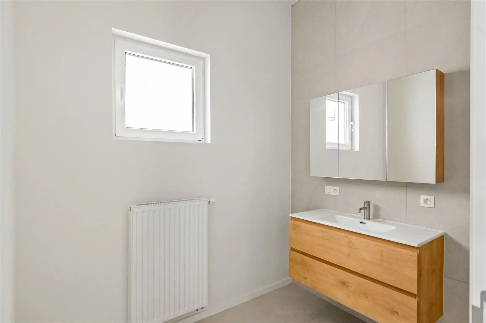 Instapklaar appartement met 2 slaapkamers in Antwerpen foto 9