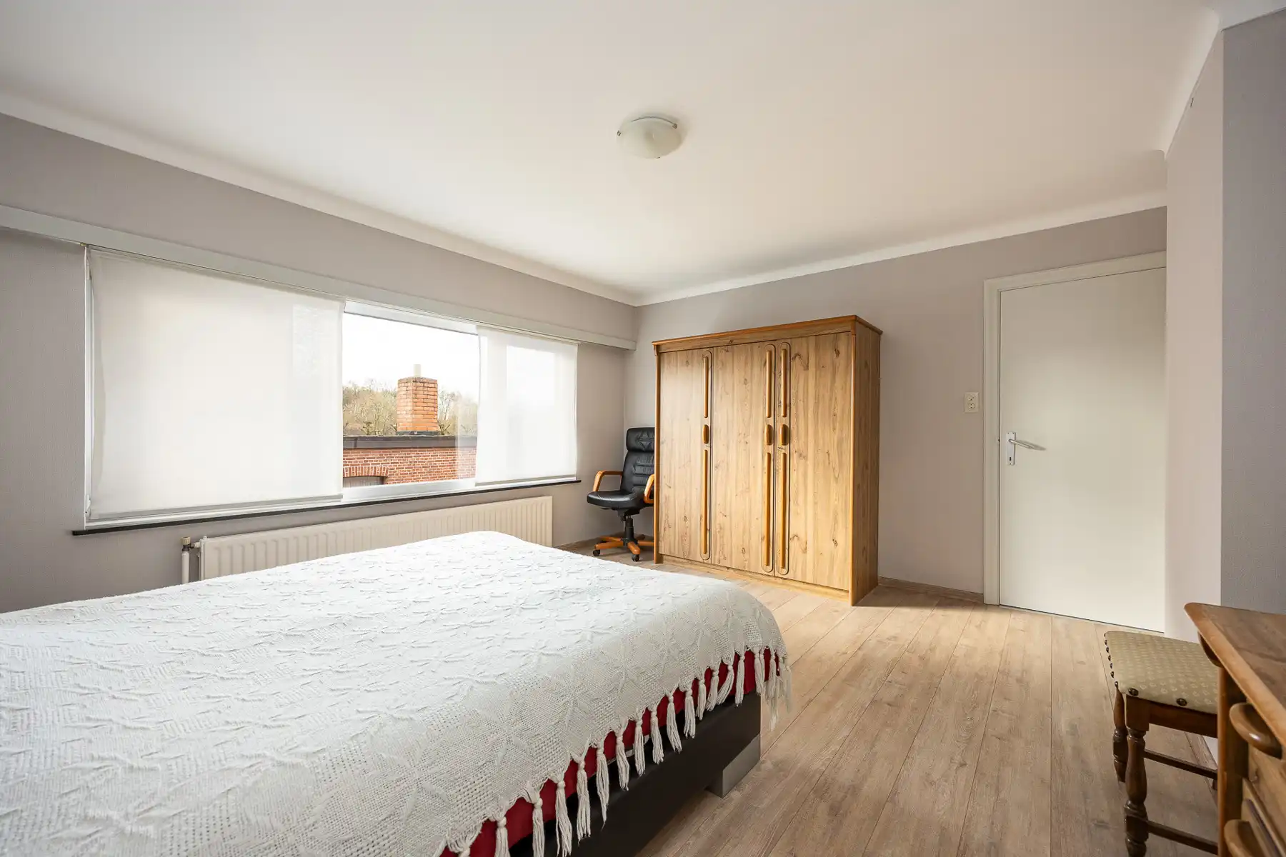 Ruime gezinswoning met 5 slaapkamers op een perceel van 638m². foto 14