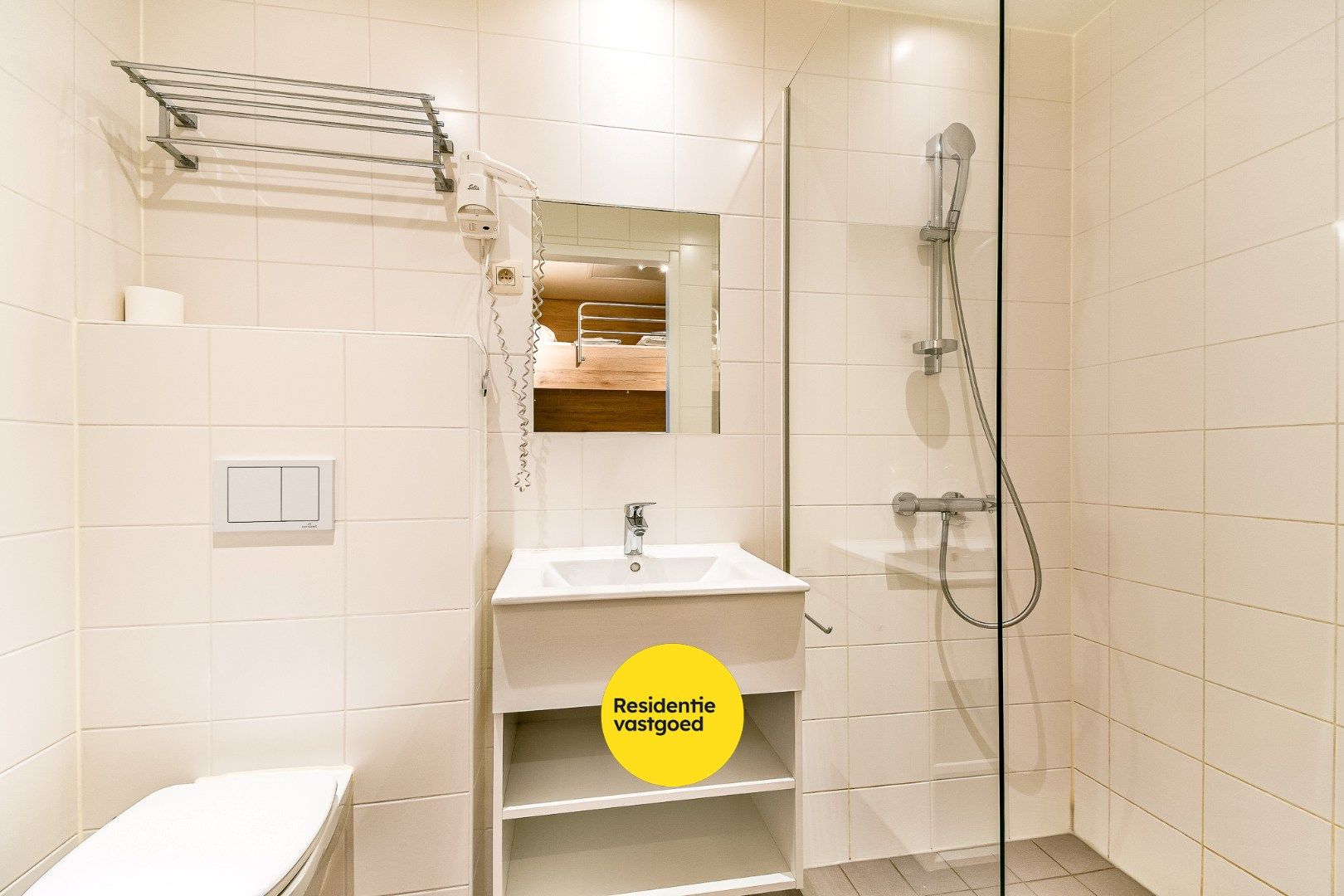 Vernieuwd gemeubeld vakantieappartement foto 7