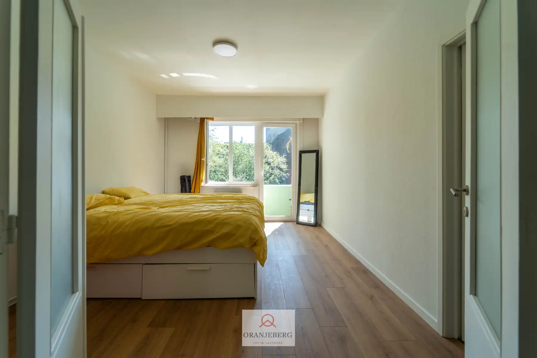 Gezellig 2 slaapkamer appartement nabij Gent-Sint-Pieters met terras en 2 kelderbergingen foto 18