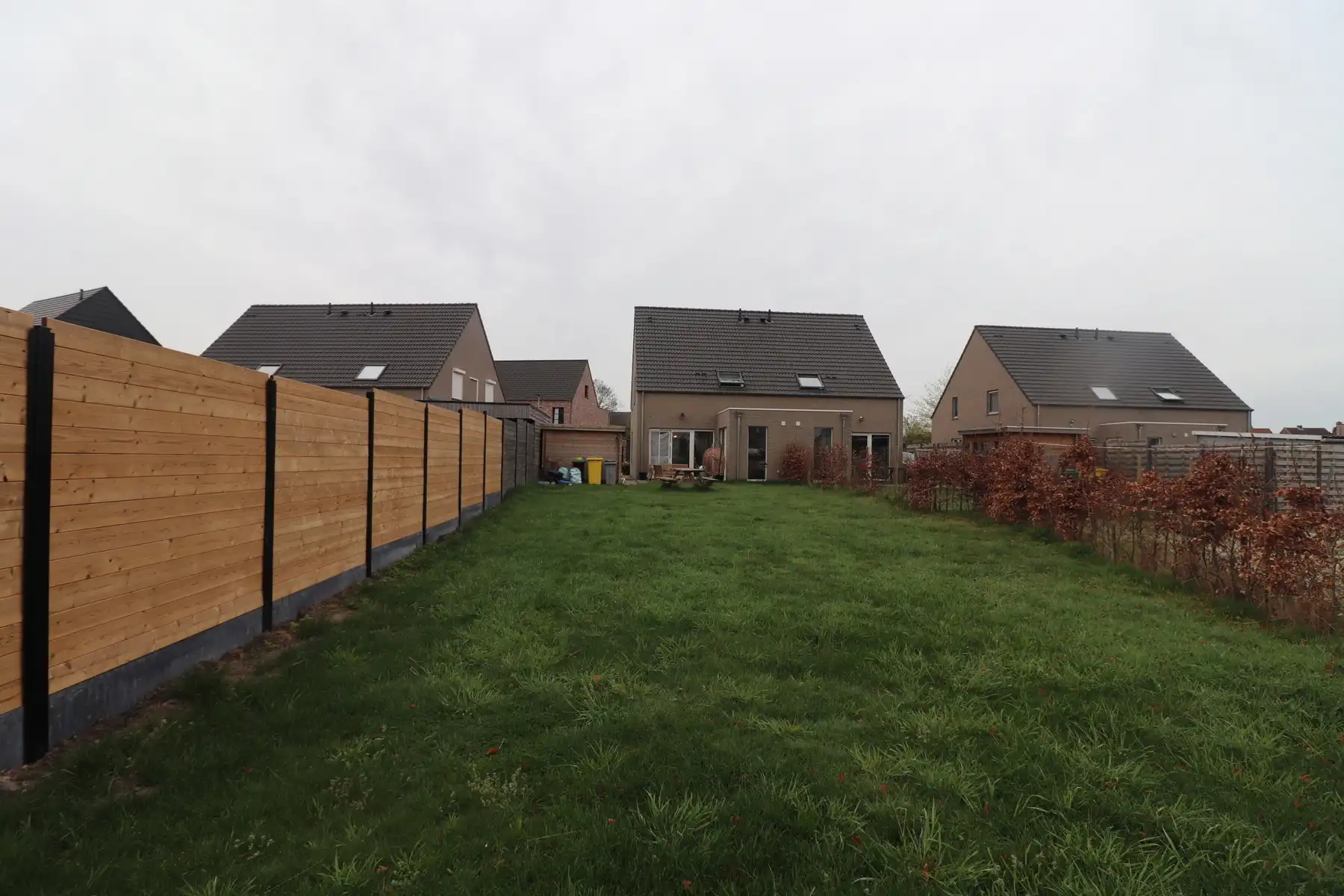 Een recente energiezuinige woning met 3 slaapkamers en tuin.  foto 13