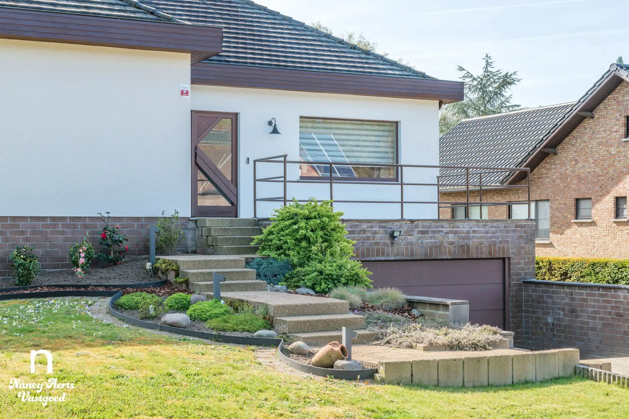 Ruime woning met multifunctionele kelder en prachtige tuin foto 2