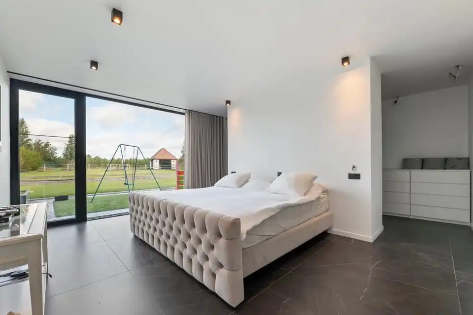 UNIEKE LUXUEUZE VILLA OP EEN PRACHTIG PERCEEL VAN 28A50CA IN SINT-TRUIDEN foto 25