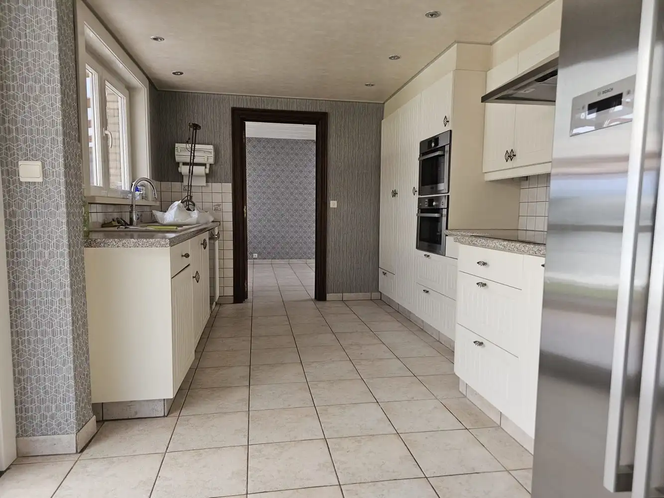 Woning (HOB) met tuin en dubbele garage foto 10