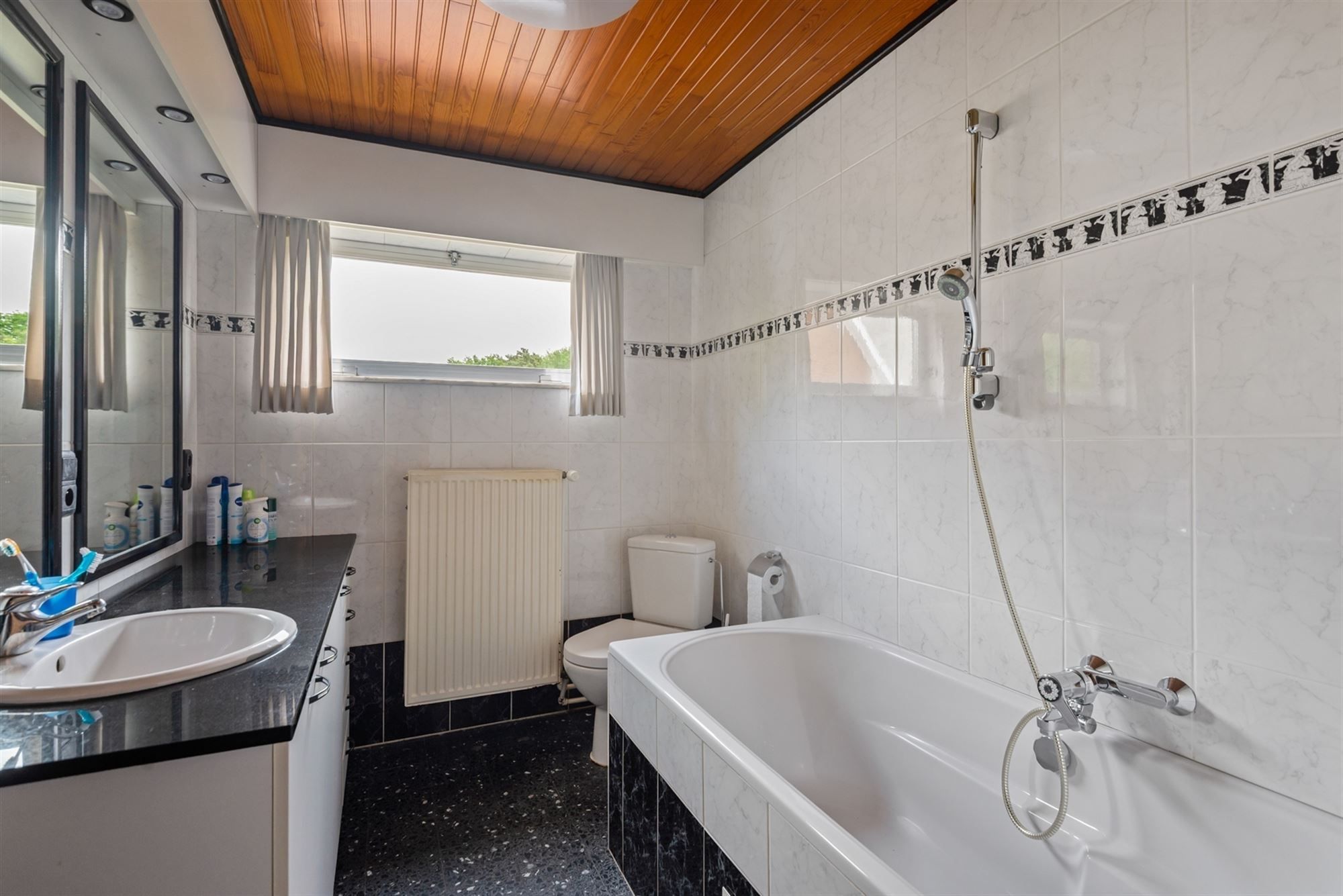 Verrassend ruime woning met magazijn te Putte - Beerzel foto 10