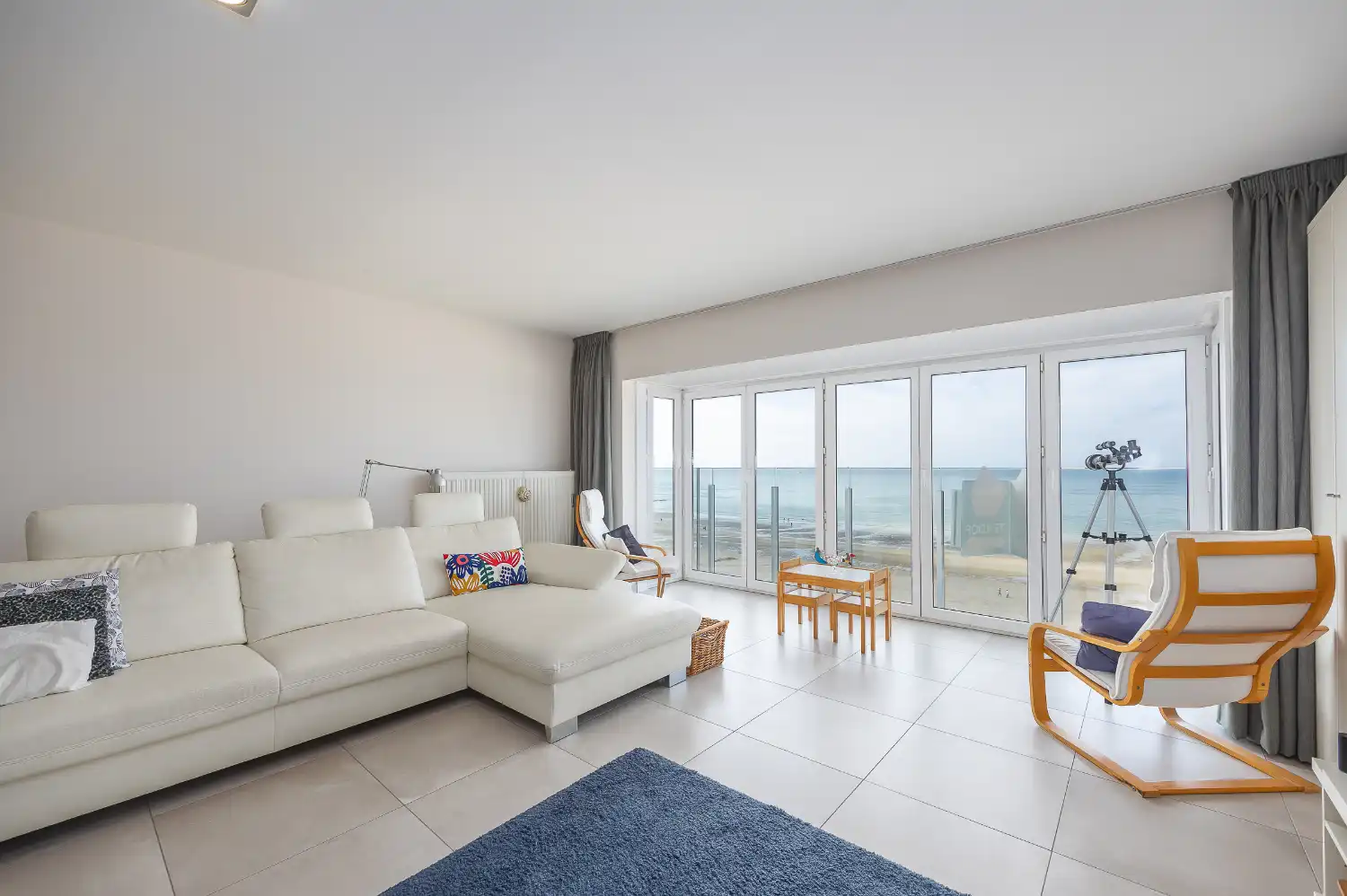 Prachtig gerenoveerd appartement in gerenoveerd gebouw met frontaal zeezicht! foto 3