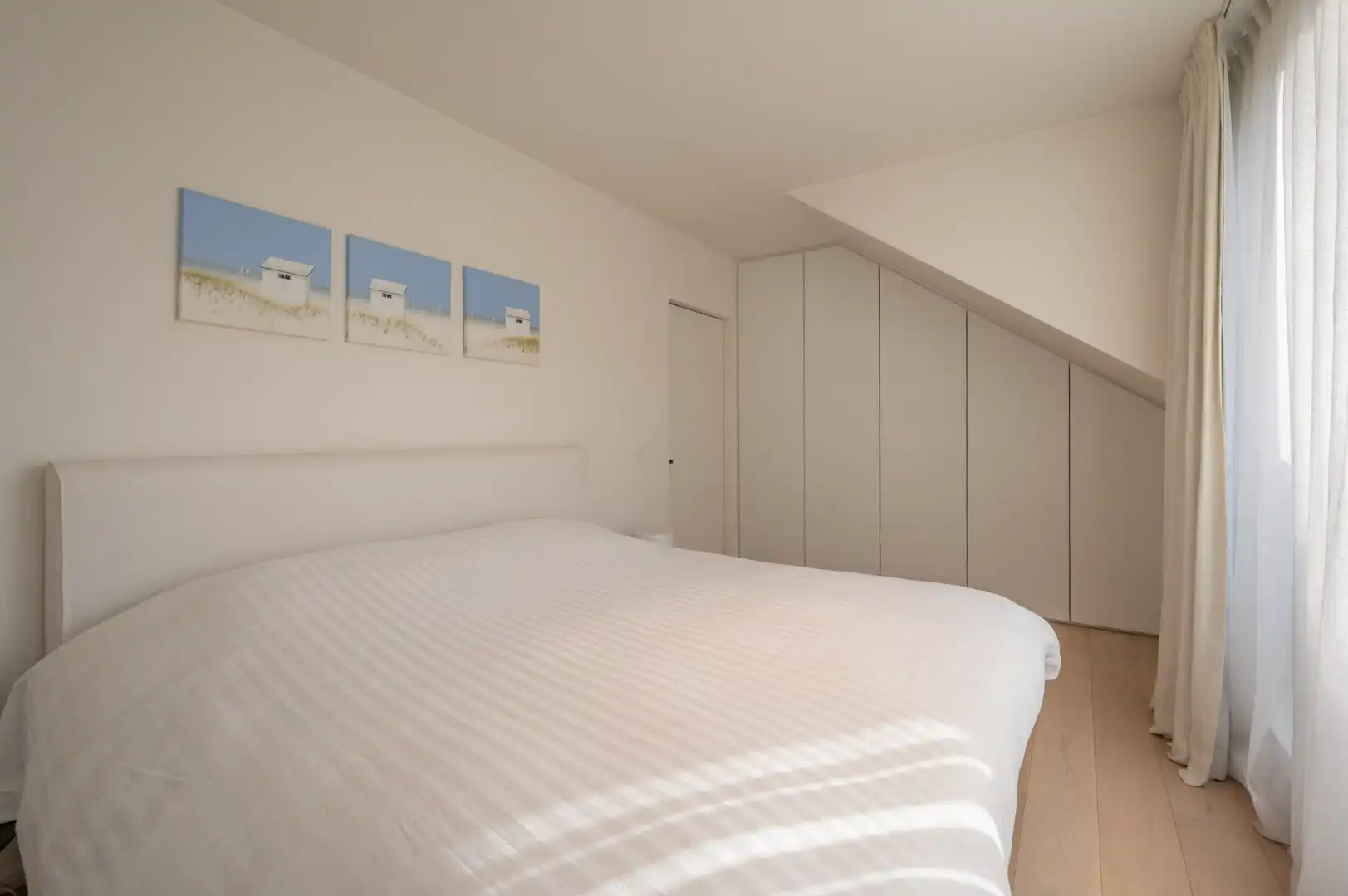 Lichtrijke bel-etage woning nabij van het Oosthoekplein in Het Zoute foto 20