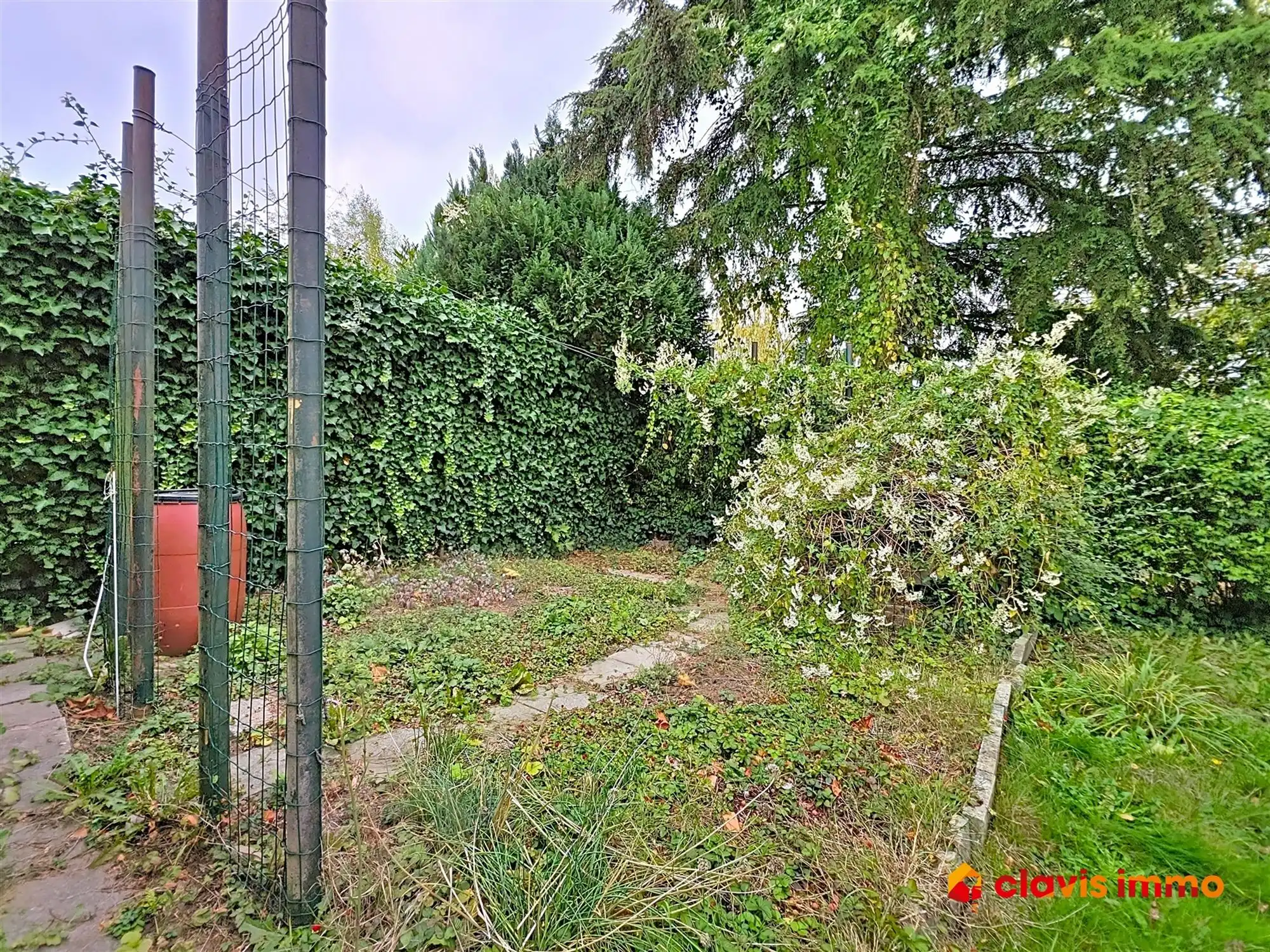 Halfopen-bebouwing in een rustige buurt foto 9