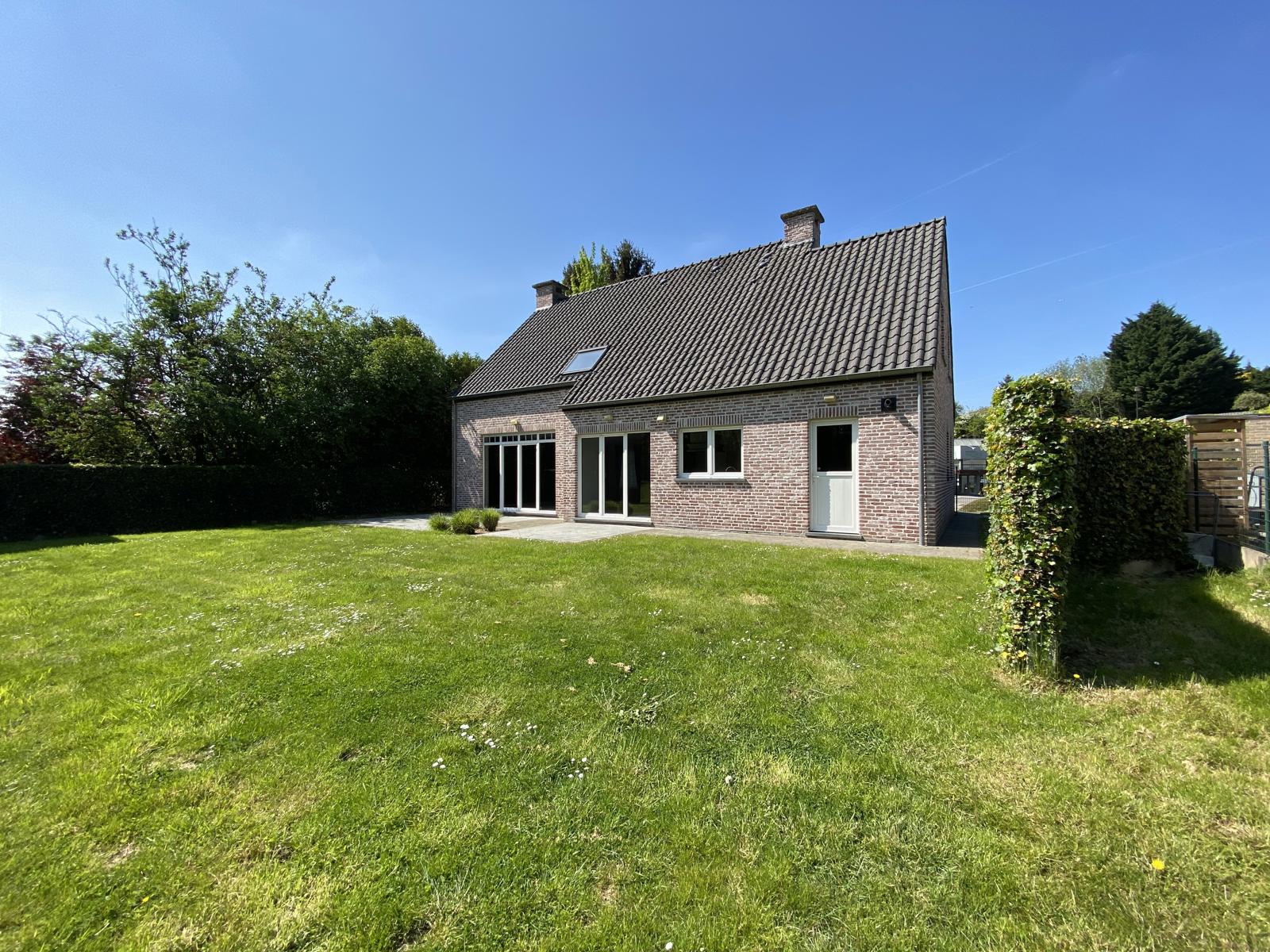 Prachtige villa met mooie tuin en 5 slaapkamers foto 6