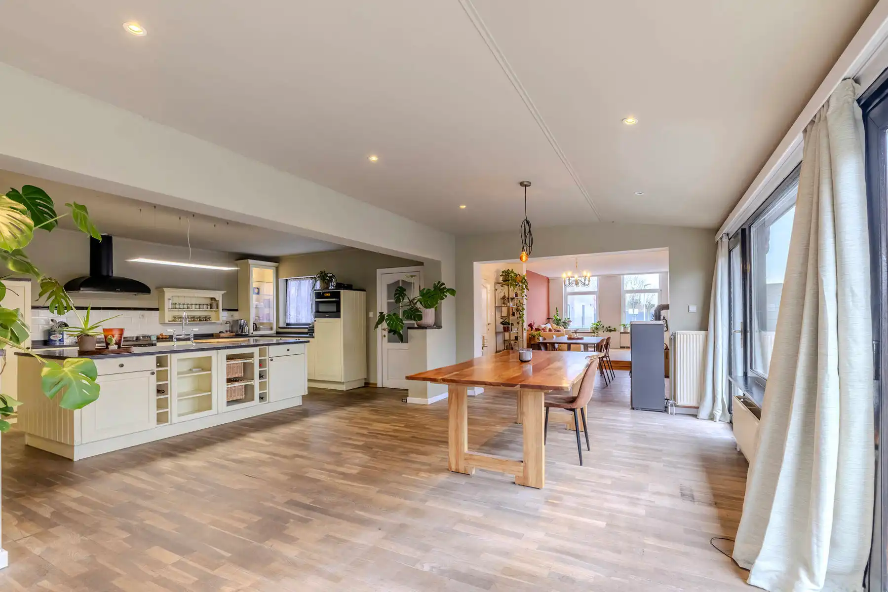 Woning met mogelijkheden en vergunde bijgebouw op 2.012m² foto 6