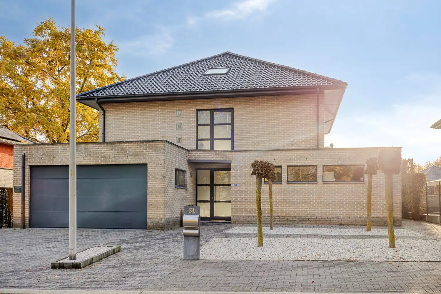 Ruime, energiezuinige gezinswoning met ingebouwd zwembad op toplocatie in Lanaken foto 4