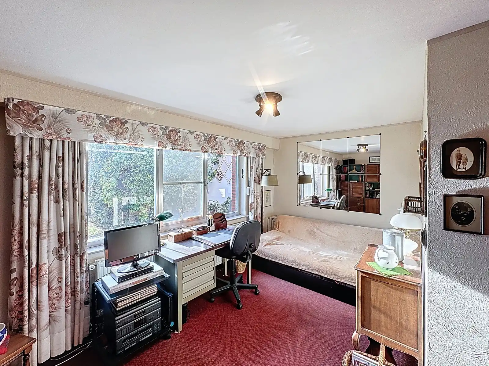Stijlvolle bel-étage met ZW-tuin, garage + 3 staanplaatsen! foto 14