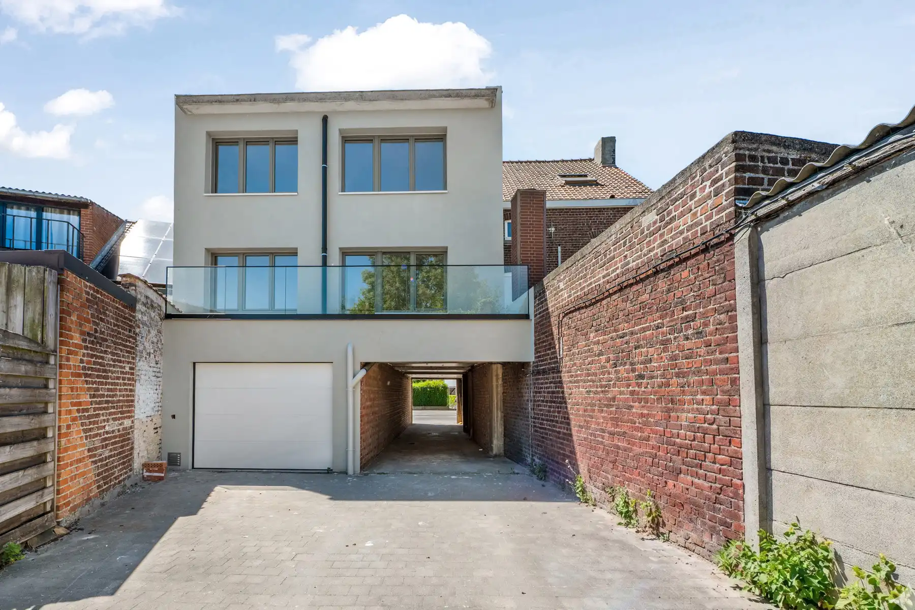 Gerenoveerd 2 slaapkamerappartement met garage foto 22