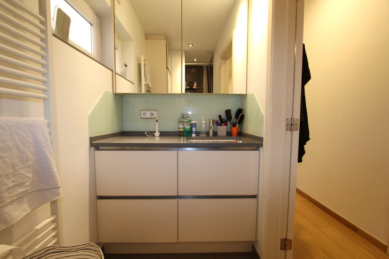 RUIM APPARTEMENT MET 3 SLAAPKAMERS foto 16