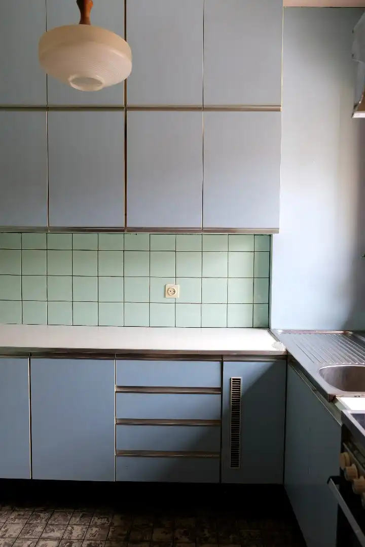 Ruime woning met garage, bijgebouwen en tuin en veel potentieel voor extra slaapkamers foto 6