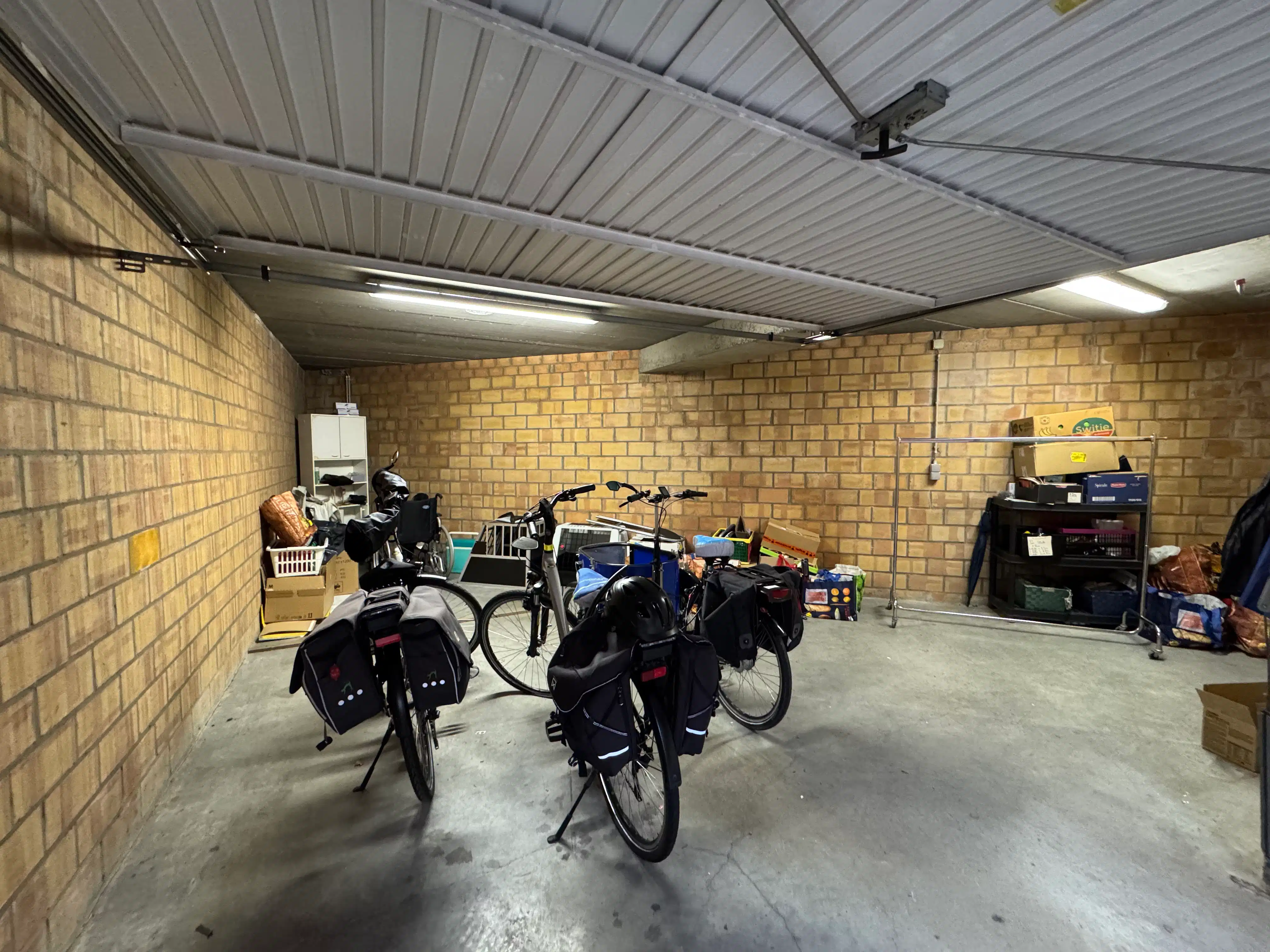 Garagebox 32m² op centrale legging foto 2