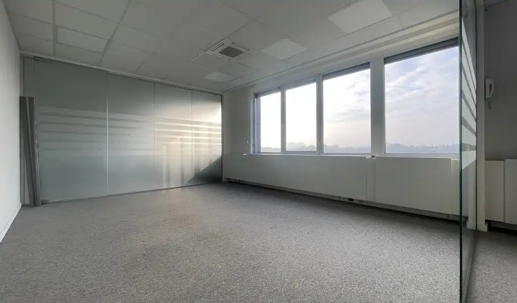 Kantoren te huur in Quinten Building in Berchem foto 12