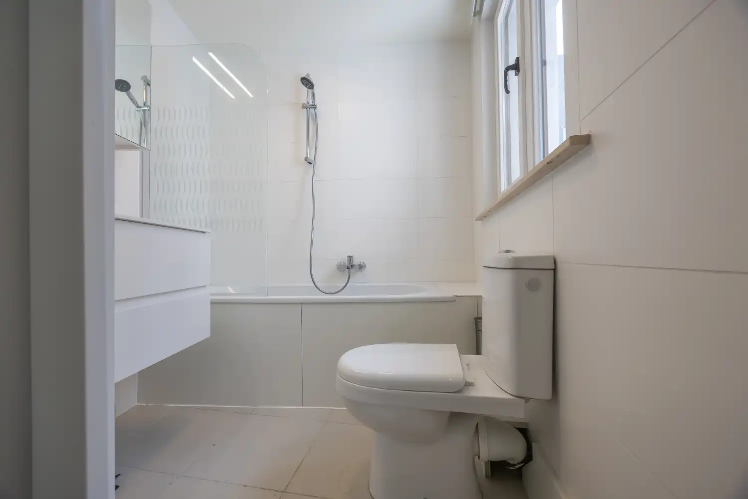 Gerenoveerd 2-slaapkamer appartement. foto 17