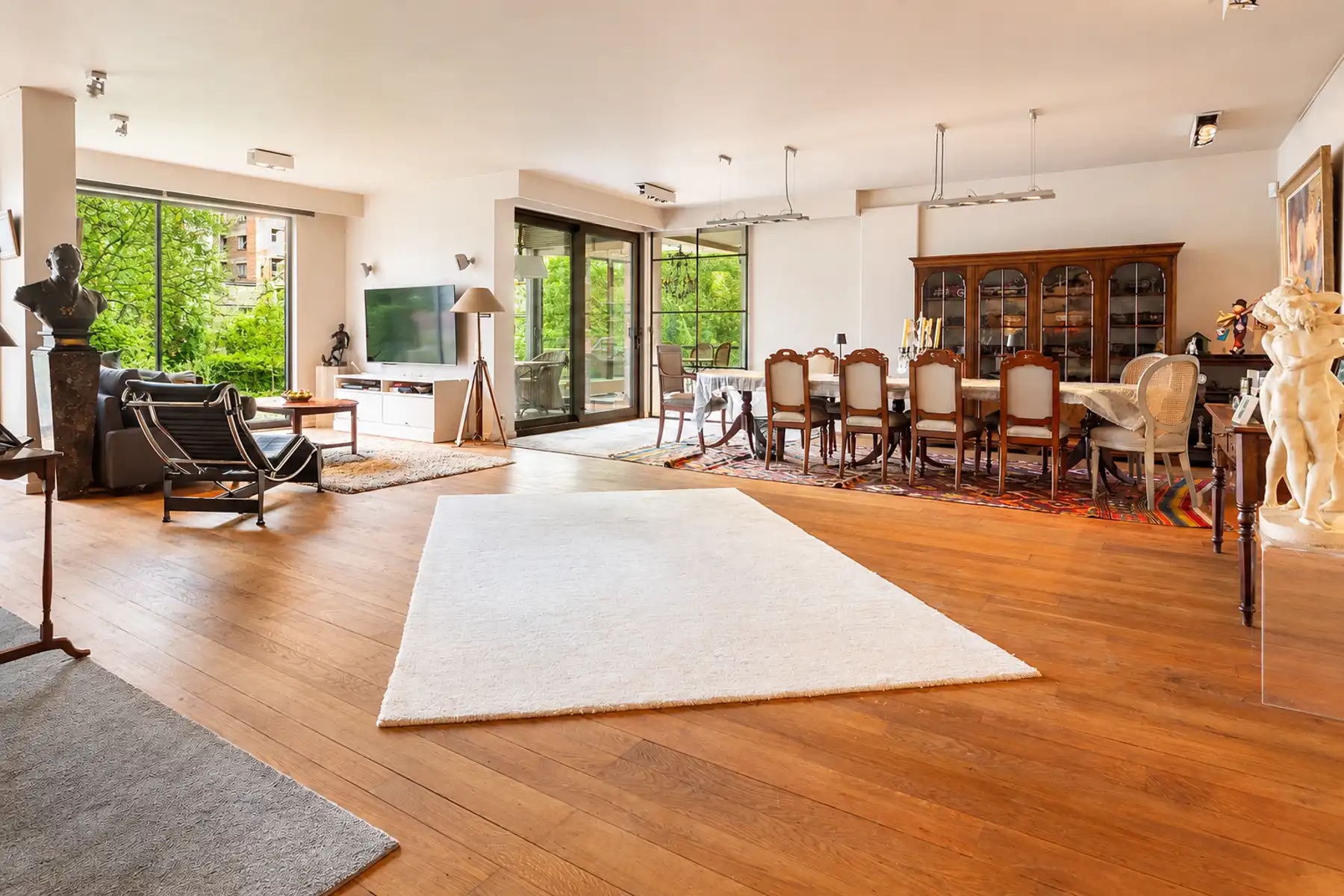 Villa-appartement met privatieve stadstuin en welness.  foto 7