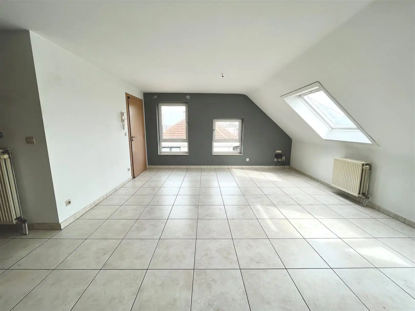 Dakappartement TE HUUR foto 3