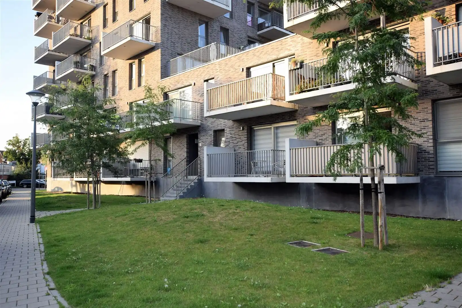 Modern en licht appartement met terras in parkomgeving. foto 18