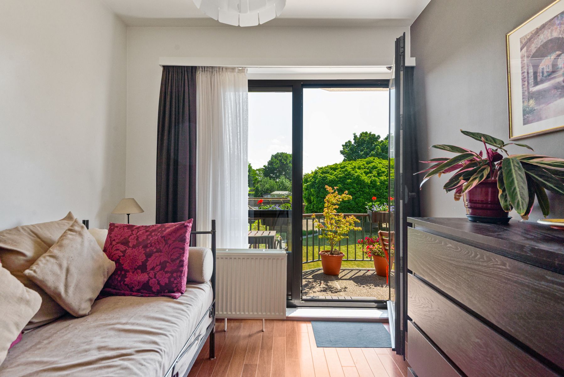 Ruim appartement met drie slaapkamers foto 7