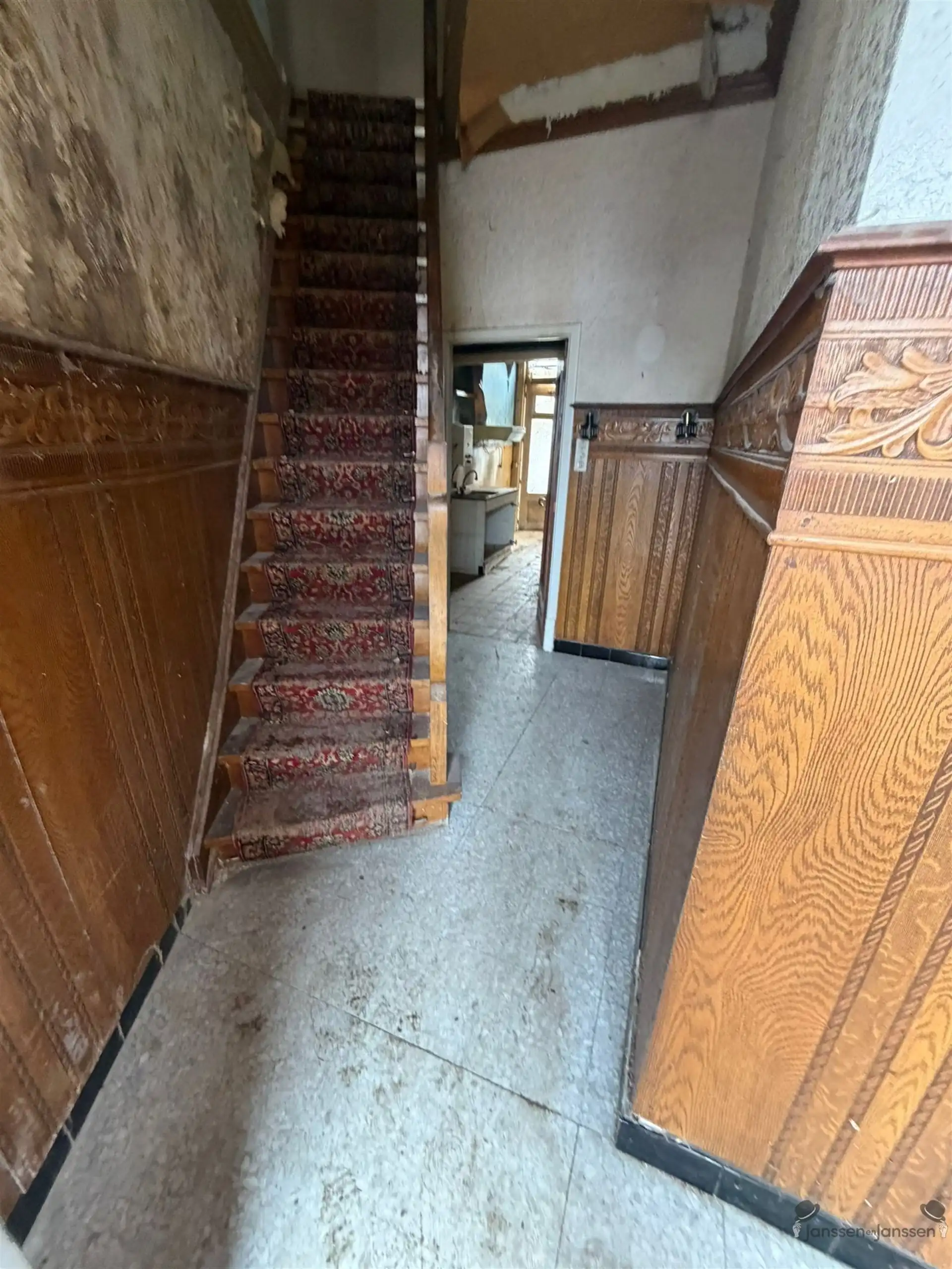 Te slopen of te renoveren woning met achterweg foto 9