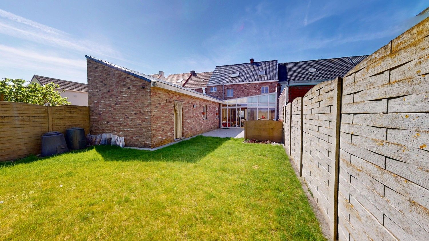 Zeer ruime woning met 5 slaapkamers! foto 21