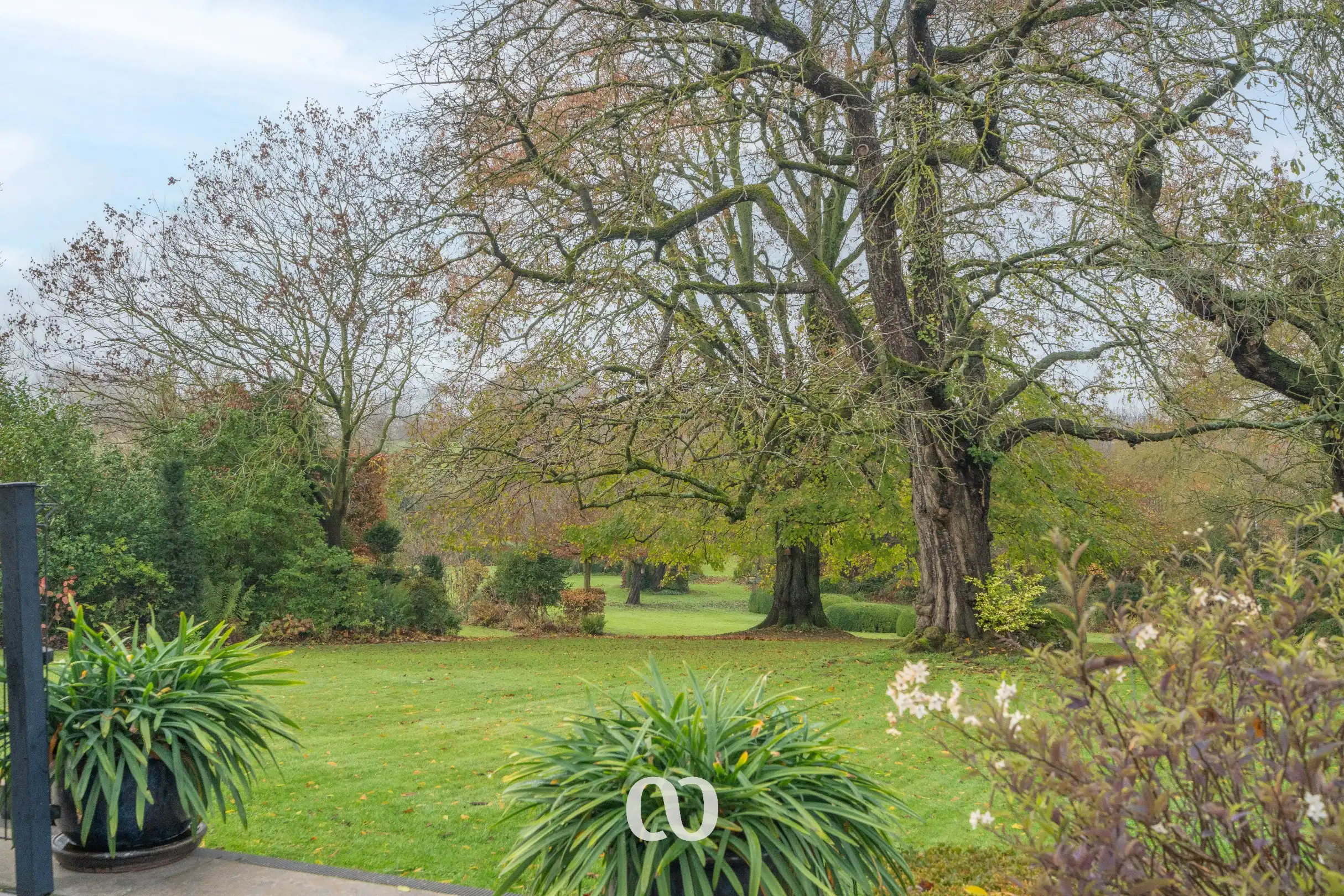 Exclusieve villa met unieke parksetting in Mater foto 25