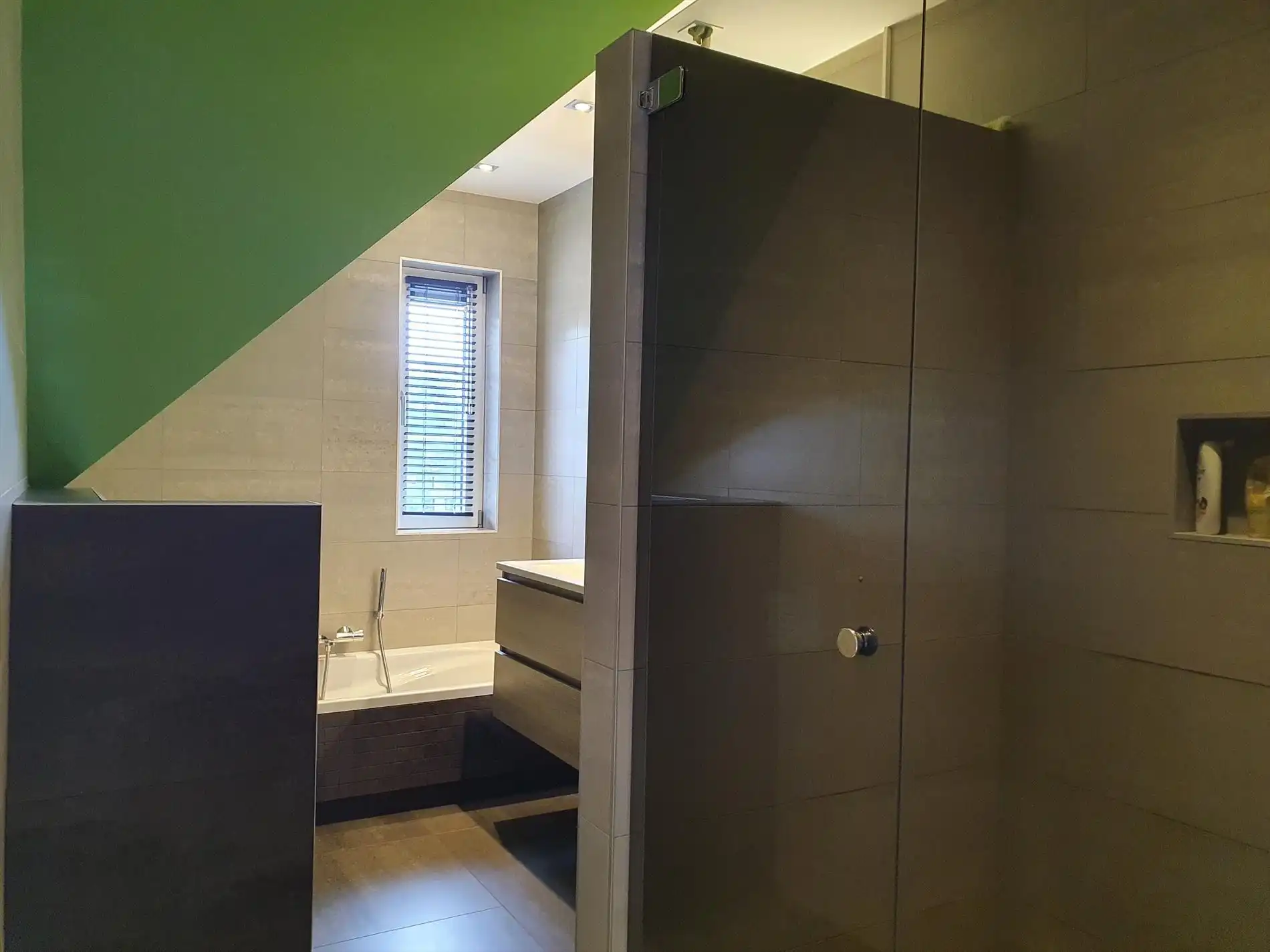 Appartement met 2 slaapkamers, ruim terras en autostaanplaats te OLV Olen ! foto 14