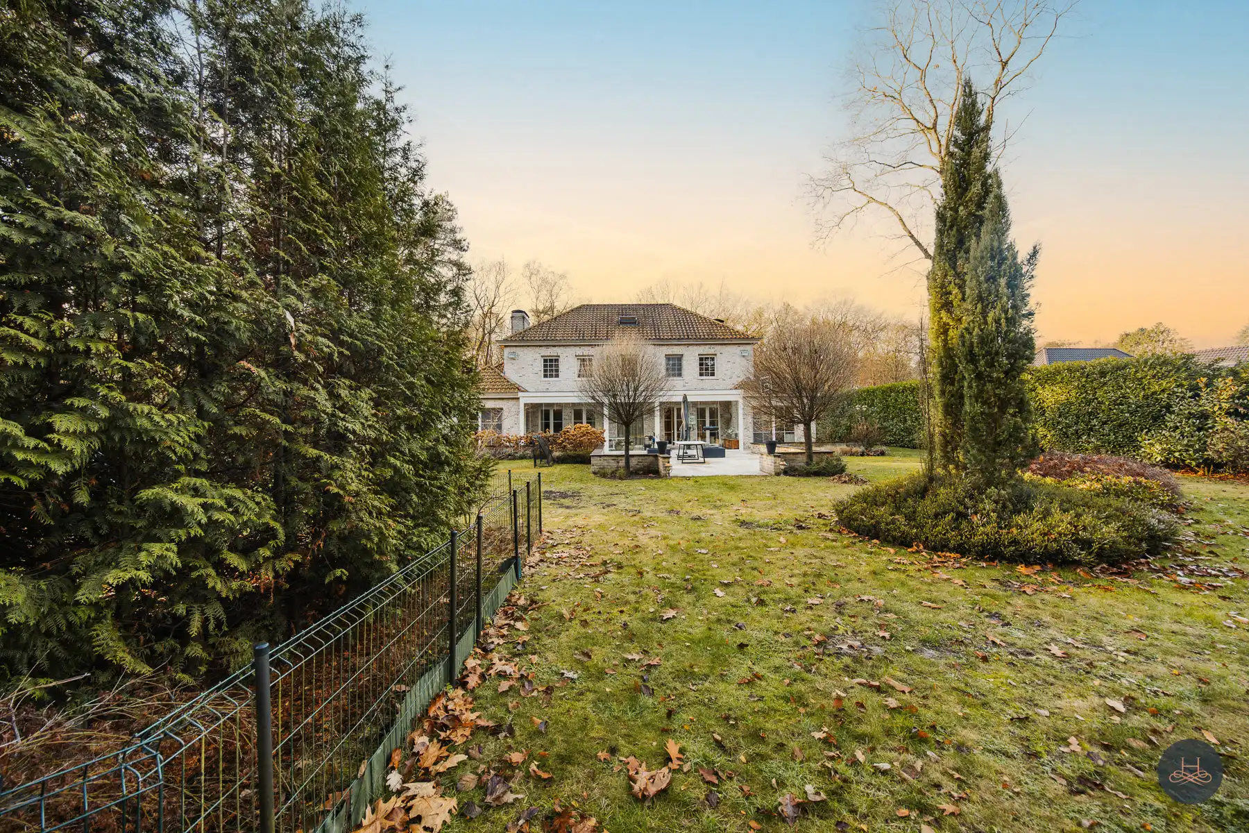 Riante villa op toplocatie in het groen met privé-bos foto 27