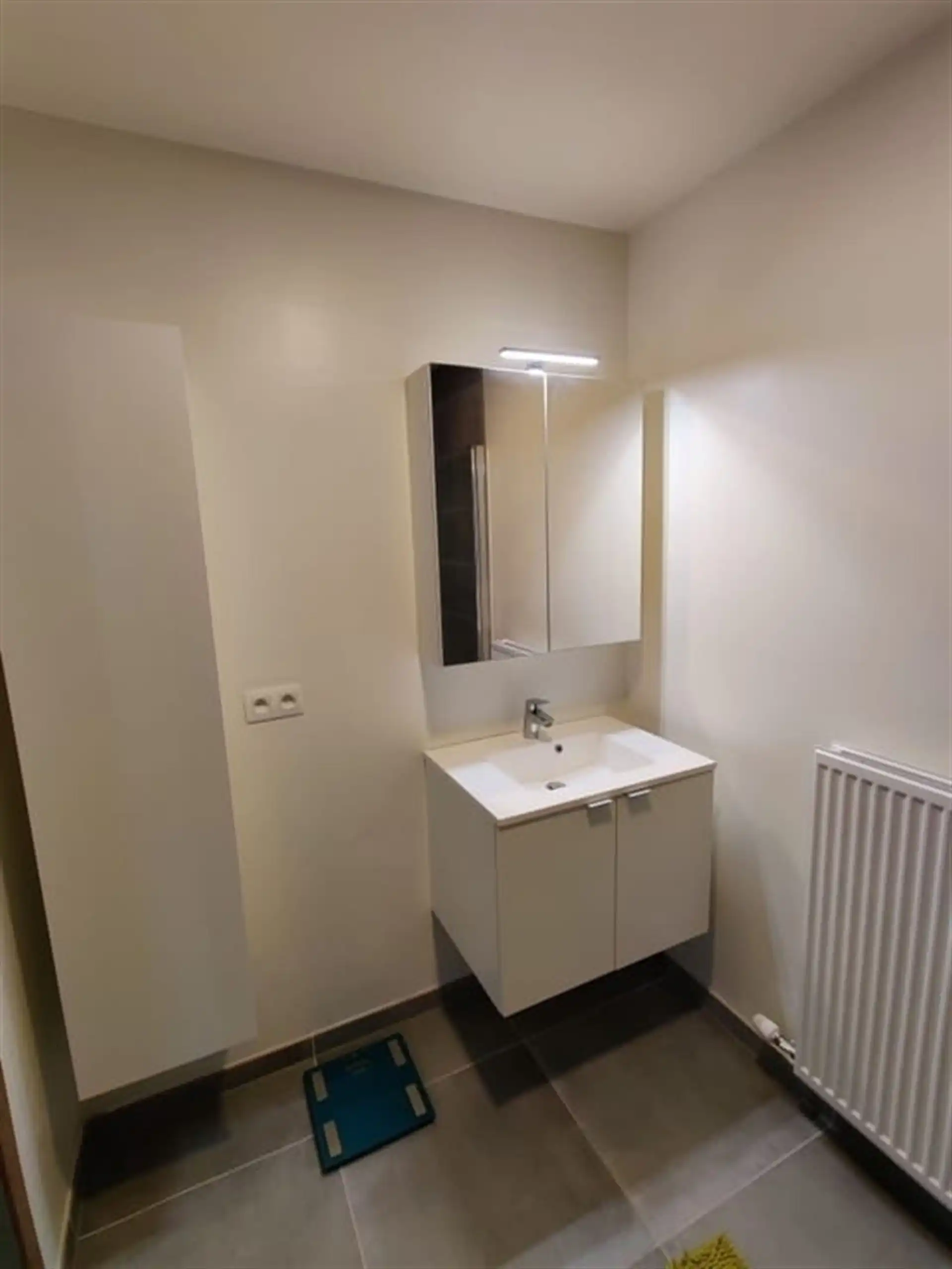 Recent instapklaar appartement met 2 slaapkamers! foto 8