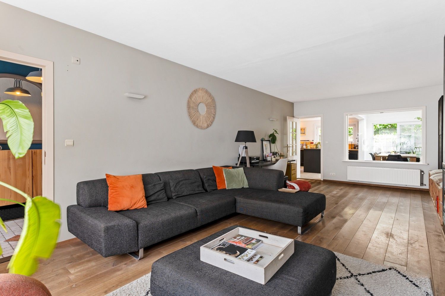 Instapklaar, ruim huis met 4 slaapkamers en tuin te koop in Schoten! foto 6