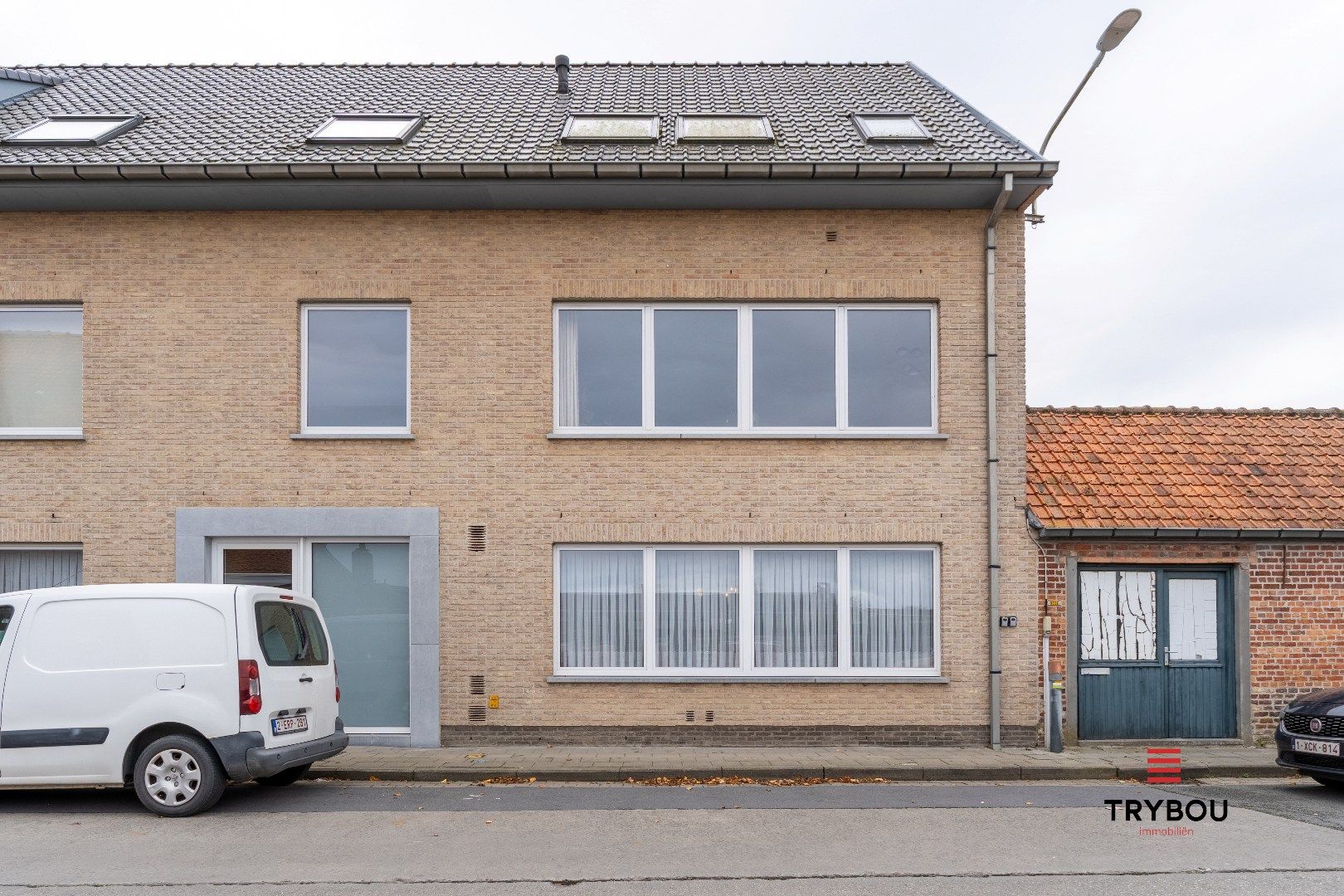 Uiterst ruim appartement met twee slaapkamers in Centrum Langemark foto 2