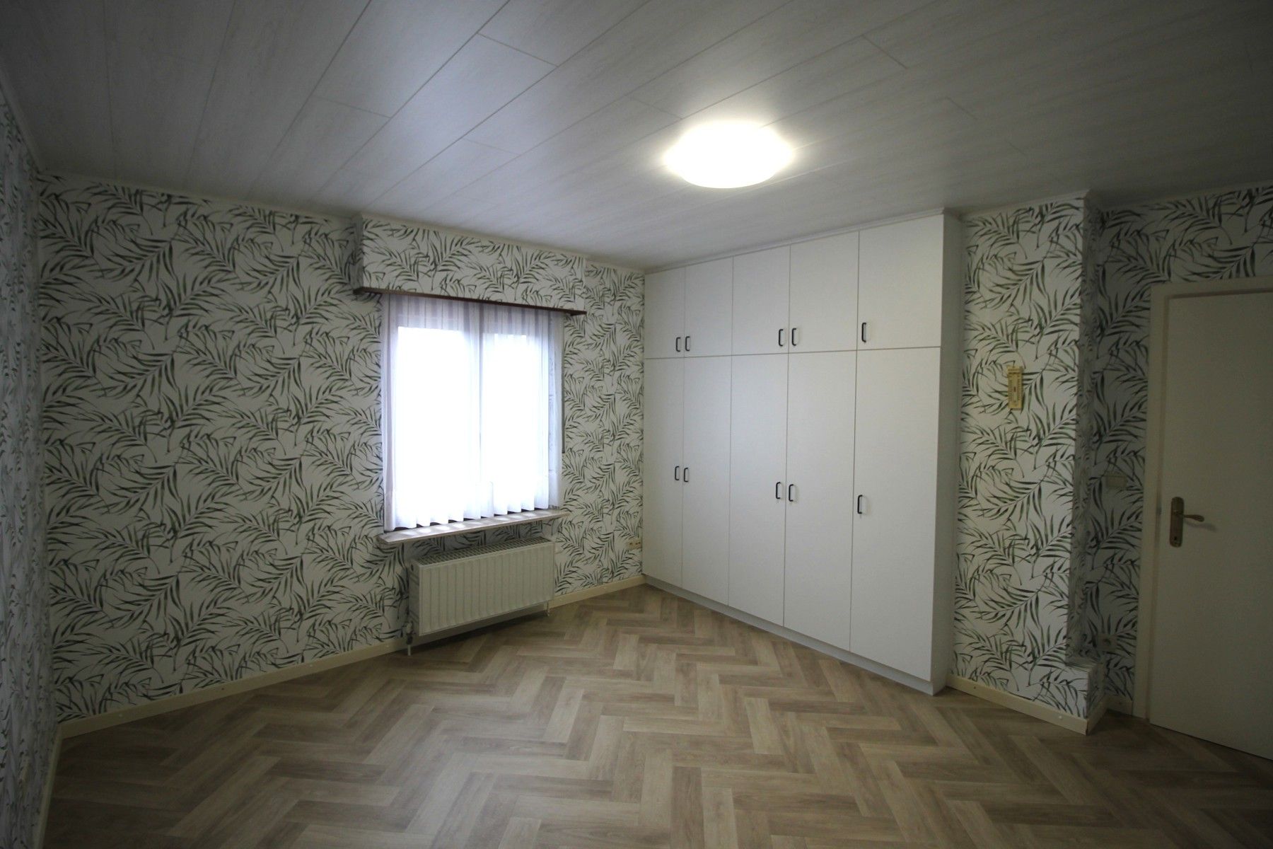 Een woning met 3 slaapkamers, garage en tuin vlakbij het centrum van Merksplas. foto 14
