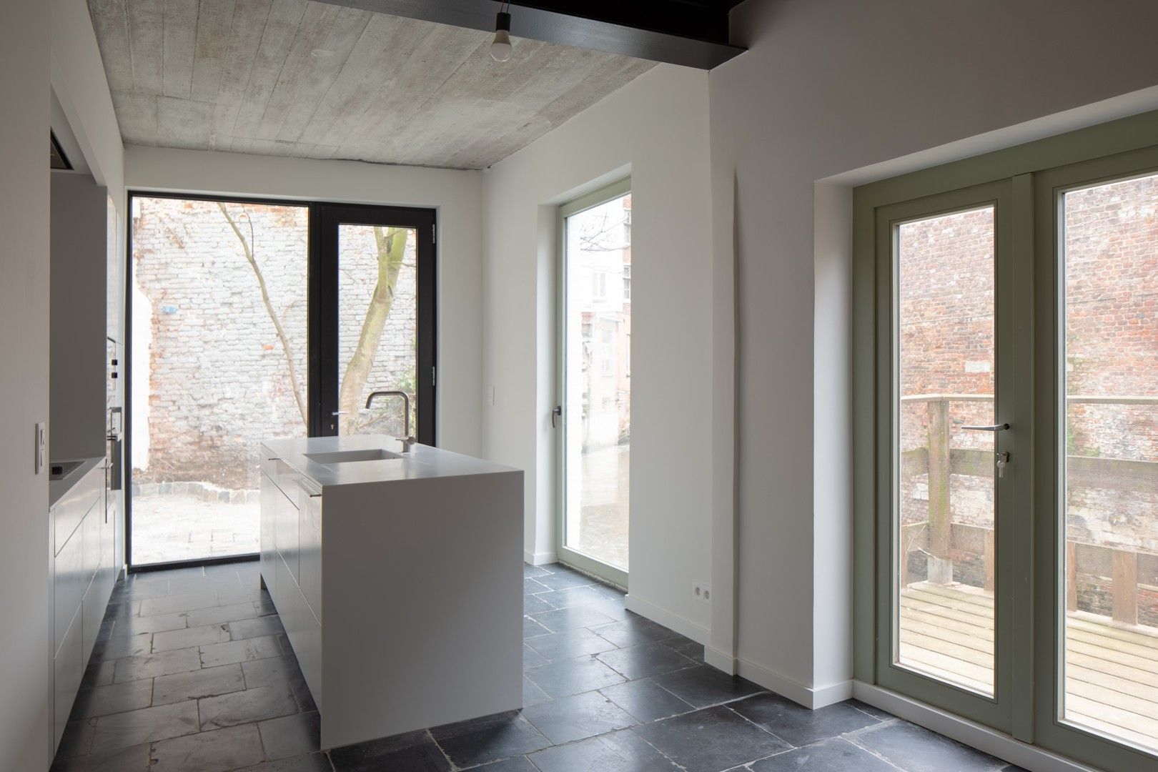 Exclusieve burgerwoning met 3 slaapkamers en 2 badkamers foto 4